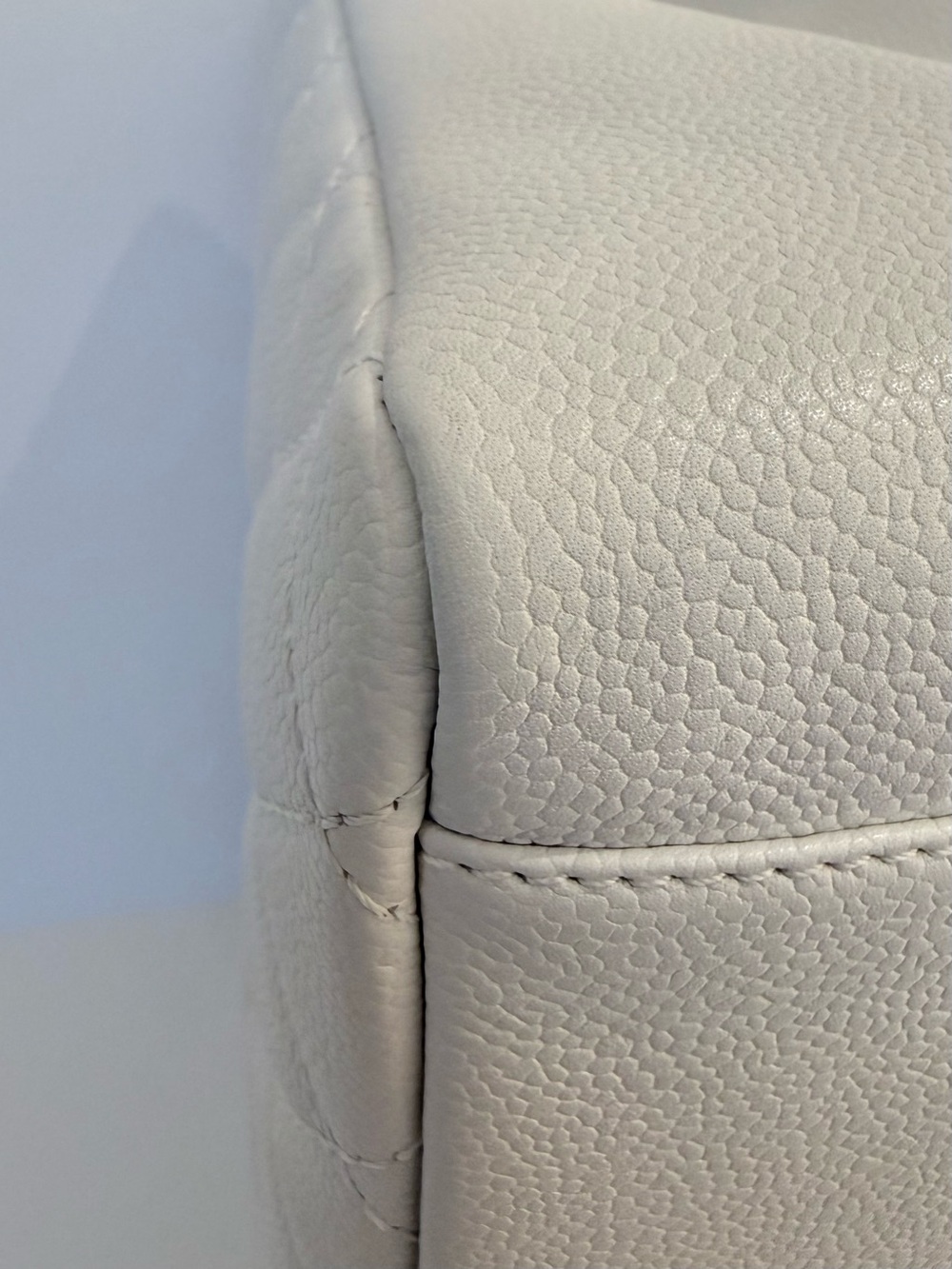 CHANEL Grand Shopping Tote White Caviar with Silver Hardware - Picture 7 of 15